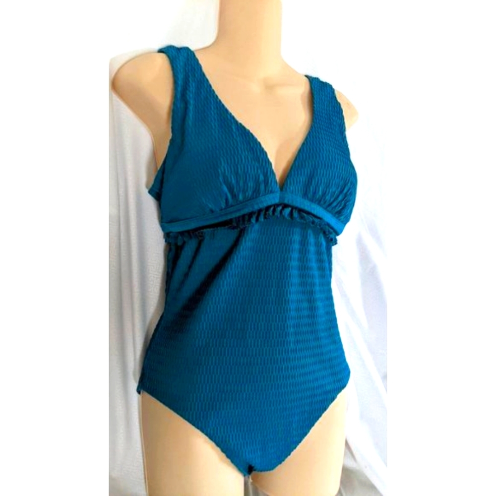 Chelsea28 Teal Sz Medium One Piece Ruffled Textured Swimsuit Padded Bra Lined
